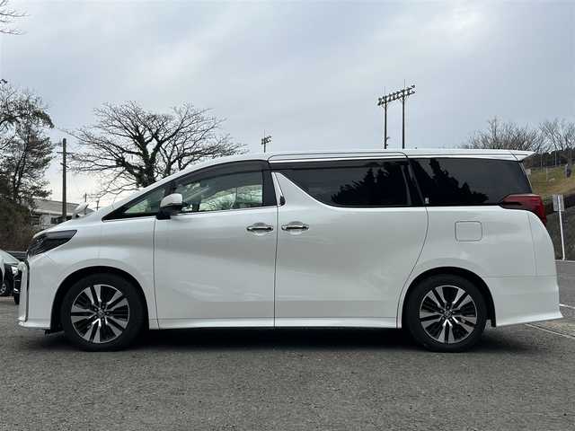 トヨタ アルファード S Cパッケージ 長崎県 2020(令2)年 4.6万km ホワイトパールクリスタルシャイン 登録時走行距離45795km/ワンオーナー/純正ナビ(BT/CD/DVD/フルセグ)/バックカメラ/フリップダウンモニター/サンルーフ/レーダークルーズコントロール/純正AW18インチ/オートマチックハイビーム/社外ドラレコ前後/両側パワースライドドア/電動リアゲート/100V充電/ETC/衝突被害軽減システム/ステアリングヒーター/スペアキー/保証書/取扱説明書