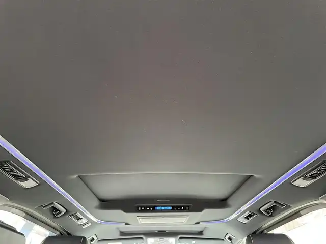 トヨタ アルファード S タイプゴールド 神奈川県 2021(令3)年 3.2万km ホワイトパールクリスタルシャイン 純正９インチディスプレイオーディオ　/CD/DVD/Bluetooth/USB/フルセグ　/バックカメラ　/ビルトインＥＴＣ２．０　/ツインムーンルーフ　/１３．３インチ後席モニター　/両側パワースライドドア　/デジタルインナーミラー　/レーダークルーズコントロール/電子パーキング/ブレーキホールド/デジタルインナーミラー/MTモード付AT/電動リアゲート/WAC/ハーフレザーシート/オットマン/プッシュスタート/オートライト/オートマチックハイビーム/W＋サイドエアバッグ/１００V充電/スマートキー/純正フロアマット/ABS/横滑り防止装置/レーンキープアシスト/LEDヘッドライト/衝突被害軽減システム