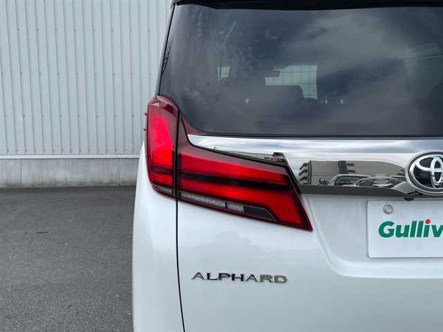 トヨタ アルファード S タイプゴールド 神奈川県 2021(令3)年 3.2万km ホワイトパールクリスタルシャイン 純正９インチディスプレイオーディオ　/CD/DVD/Bluetooth/USB/フルセグ　/バックカメラ　/ビルトインＥＴＣ２．０　/ツインムーンルーフ　/１３．３インチ後席モニター　/両側パワースライドドア　/デジタルインナーミラー　/レーダークルーズコントロール/電子パーキング/ブレーキホールド/デジタルインナーミラー/MTモード付AT/電動リアゲート/WAC/ハーフレザーシート/オットマン/プッシュスタート/オートライト/オートマチックハイビーム/W＋サイドエアバッグ/１００V充電/スマートキー/純正フロアマット/ABS/横滑り防止装置/レーンキープアシスト/LEDヘッドライト/衝突被害軽減システム