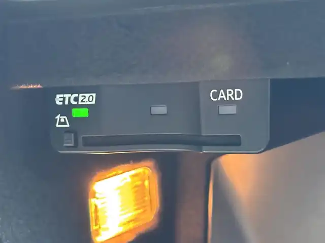 アウディ Ａ３ SB SラインダイナミックLTD 大分県 2020(令2)年 9.2万km 白 ・純正ナビ(CD.DVD.SD.BT.USB)/・バックカメラ/・フルセグテレビ/・衝突軽減ブレーキ/・ETC/・コーナーセンサー/・クルーズコントロール/・パドルシフト/・ステアリングリモコン/・パワーシート/・シートヒーター/・オートライト/・スマートキー