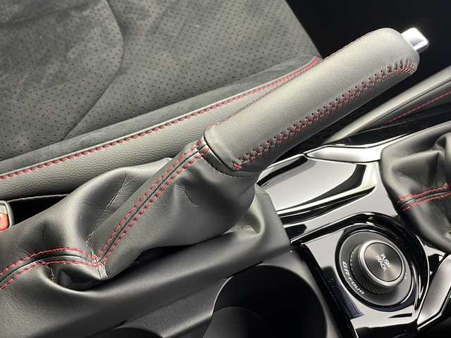 トヨタ ＧＲカローラ RZ 岐阜県 2023(令5)年 0.3万km ガンＭ 6速MT/4WD/ETC2.0/プリクラッシュセーフティー/レーントレーシングアシスト/レーンディパーチャーアシストアラート/レーダークルーズコントロール/オートライト/オートマチックハイビーム/イモビライザー/純正アルミホイール（BBS製）/発進遅れ告知機能/クリアランスソナー/UVカットフロントドアガラス/ロードサインアシスト/純正3本出しマフラー/本革巻きシフトノブ/アルミペダル/ステアリングヒーター/純正ディスプレイオーディオ/Bluetooth接続/シートヒーター（運転席＋助手席）/プッシュスタート/スマートキー/スペアキー（1本）
