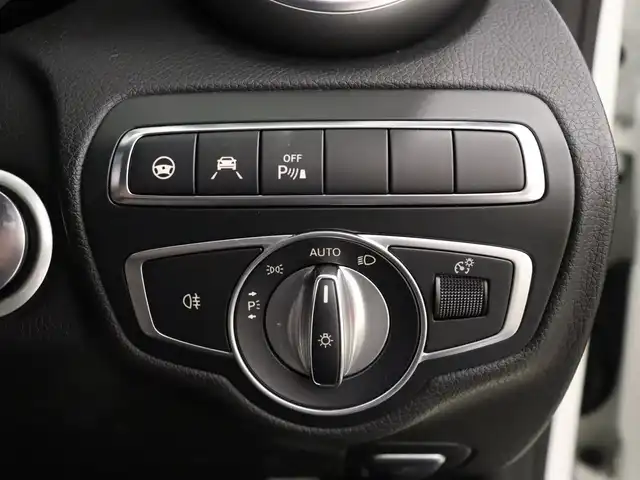メルセデス・ベンツ Ｃ１８０ カブリオレ スポーツ 静岡県 2017(平29)年 9.6万km ダイヤモンドホワイト HDDナビ/ワンセグテレビ/バックカメラ/アイドリングストップ/オットマン/プッシュスタート/ETC/シートヒーター/シートクーラー/レーダーセーフティパッケージ/AMGスタイリングパッケージ/パドルシフト/19インチマルチスポークAW