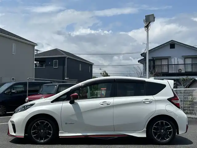 日産 ノート e－パワー ニスモ 静岡県 2017(平29)年 6万km 白 ユーザー買取車両/純正SD（MJ116D-W）/　【BT/地デジTV】/純正16インチAW/バックカメラ/レーンキープアシスト/衝突軽減システム/横滑り防止/車両接近通報装置/プッシュスタート/ETC