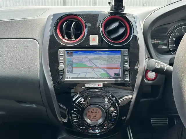 日産 ノート e－パワー ニスモ 静岡県 2017(平29)年 6万km 白 ユーザー買取車両/純正SD（MJ116D-W）/　【BT/地デジTV】/純正16インチAW/バックカメラ/レーンキープアシスト/衝突軽減システム/横滑り防止/車両接近通報装置/プッシュスタート/ETC
