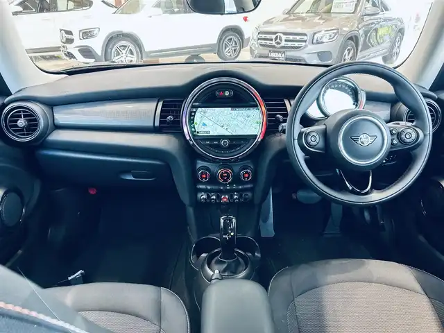 ＭＩＮＩ ミニ クーパー 大阪府 2019(平31)年 4万km 緑 ペッパーP/インテリジェントセーフティ/純正ナビ/バックカメラ/純正15インチAW/クリアランスソナー/ETC/ドラレコ