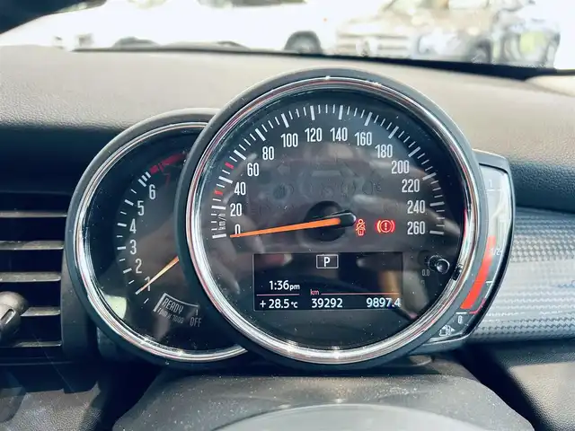 ＭＩＮＩ ミニ クーパー 大阪府 2019(平31)年 4万km 緑 ペッパーP/インテリジェントセーフティ/純正ナビ/バックカメラ/純正15インチAW/クリアランスソナー/ETC/ドラレコ