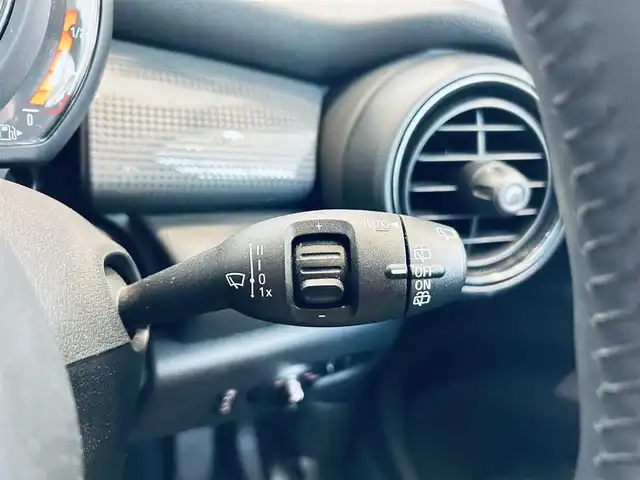 ＭＩＮＩ ミニ クーパー 大阪府 2019(平31)年 4万km 緑 ペッパーP/インテリジェントセーフティ/純正ナビ/バックカメラ/純正15インチAW/クリアランスソナー/ETC/ドラレコ