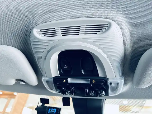 ＭＩＮＩ ミニ クーパー 大阪府 2019(平31)年 4万km 緑 ペッパーP/インテリジェントセーフティ/純正ナビ/バックカメラ/純正15インチAW/クリアランスソナー/ETC/ドラレコ