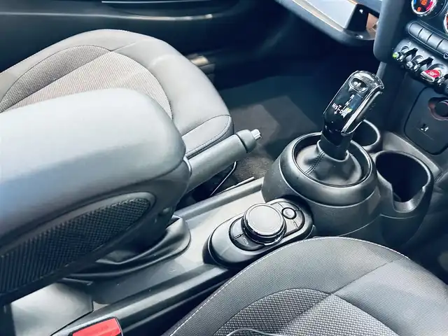 ＭＩＮＩ ミニ クーパー 大阪府 2019(平31)年 4万km 緑 ペッパーP/インテリジェントセーフティ/純正ナビ/バックカメラ/純正15インチAW/クリアランスソナー/ETC/ドラレコ