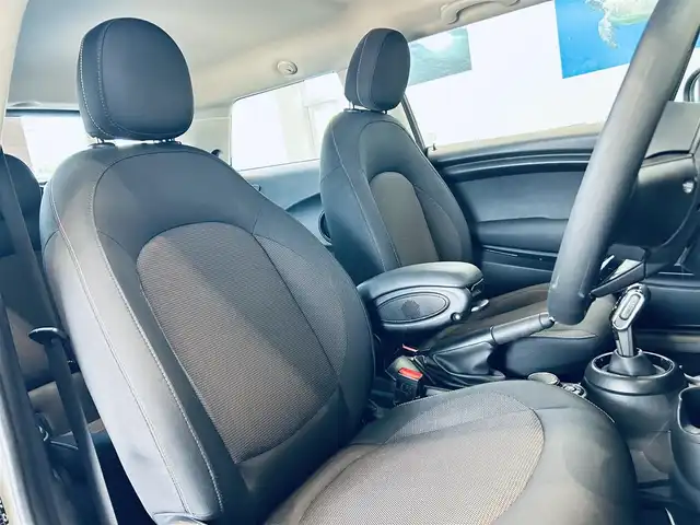 ＭＩＮＩ ミニ クーパー 大阪府 2019(平31)年 4万km 緑 ペッパーP/インテリジェントセーフティ/純正ナビ/バックカメラ/純正15インチAW/クリアランスソナー/ETC/ドラレコ