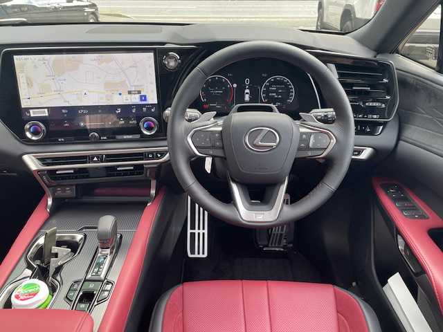 レクサス ＲＸ 350 Fスポーツ 大阪府 2025(令7)年 0.2万km グラファイトブラックガラスフレーク /禁煙ワンオーナー//パノラマルーフ//純ナビ付き14インチタッチディスプレーオーディオ//前席パワーシート/シートヒーター/ベンチレーション//オレッジキャリパー//パワーバックドア//ビルトインETC//レーダークルーズコントロール//レーンディパーチャーアラート//レーントレーシングアシスト//レーンチェンジアシスト//ロードサインアシスト//パノラマルーフ//純正21AW