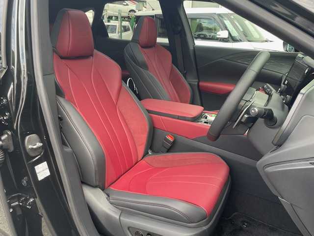 レクサス ＲＸ 350 Fスポーツ 大阪府 2025(令7)年 0.2万km グラファイトブラックガラスフレーク /禁煙ワンオーナー//パノラマルーフ//純ナビ付き14インチタッチディスプレーオーディオ//前席パワーシート/シートヒーター/ベンチレーション//オレッジキャリパー//パワーバックドア//ビルトインETC//レーダークルーズコントロール//レーンディパーチャーアラート//レーントレーシングアシスト//レーンチェンジアシスト//ロードサインアシスト//パノラマルーフ//純正21AW