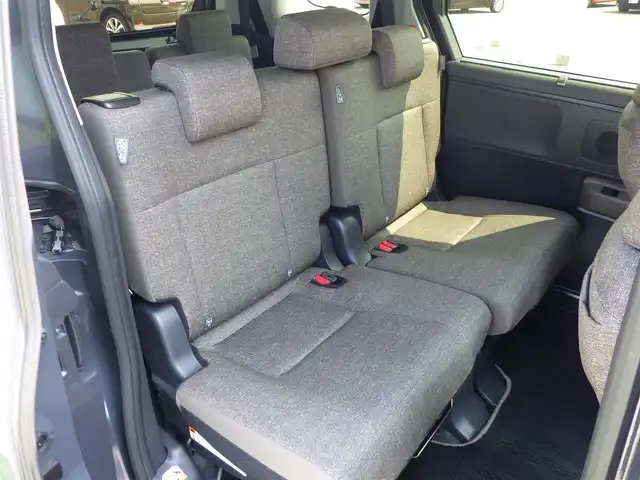 トヨタ シエンタ ハイブリッド Z 千葉県 2024(令6)年 0.8万km ダークグレー Toyota Safety Sense/・プリクラッシュセーフティ/・レーンディパーチャーアラート/・オートハイビーム/・レーダークルーズコントロール/・ブラインドスポットモニタリング/両側パワースライドドア/10.5インチ純正コネクティッドナビ/地デジTV/【Bluetooth接続】/【Apple CarPlay　Android Auto】/パノラミックビューモニター/前席シートヒーター/ドライブレコーダー/革巻きステアリング/ステアリングヒーター/ステアリングスイッチ/ETC（2.0）/LEDヘッドライト/ウインカーミラー/クリアランスソナー/サイド/カーテンエアバッグ/スマートキー