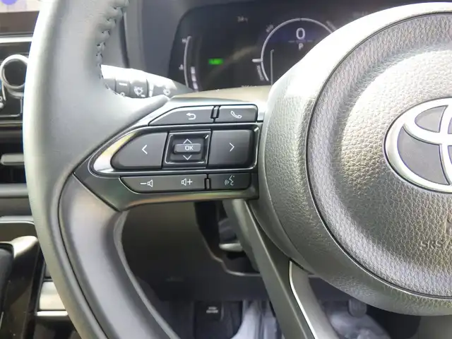 トヨタ シエンタ ハイブリッド Z 千葉県 2024(令6)年 0.8万km ダークグレー Toyota Safety Sense/・プリクラッシュセーフティ/・レーンディパーチャーアラート/・オートハイビーム/・レーダークルーズコントロール/・ブラインドスポットモニタリング/両側パワースライドドア/10.5インチ純正コネクティッドナビ/地デジTV/【Bluetooth接続】/【Apple CarPlay　Android Auto】/パノラミックビューモニター/前席シートヒーター/ドライブレコーダー/革巻きステアリング/ステアリングヒーター/ステアリングスイッチ/ETC（2.0）/LEDヘッドライト/ウインカーミラー/クリアランスソナー/サイド/カーテンエアバッグ/スマートキー
