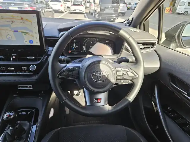 トヨタ ＧＲカローラ RZ 愛媛県 2023(令5)年 2.3万km グレー 〇４WD/〇純正10.5インチディスプレイオーディオプラス/〇フルセグTV/〇バックカメラ/〇ビルトインETC2.0/〇レーダークルーズコントロール/〇コーナーセンサー/〇セーフティセンス/〇オートマチックハイビーム/〇ターボ/〇LEDヘッドランプ/〇LEDフロントフォグランプ/〇左右独立温度調整オートエアコン/〇革巻きステアリングホイール/〇革巻きシフトノブ/〇レッドステッチ入合皮/ブランノーブコンビプレミアムスポーツシート/〇純正18インチアルミホイール/〇純正カーボンファイバールーフ/〇スマートエントリー/スタートシステム/〇禁煙車