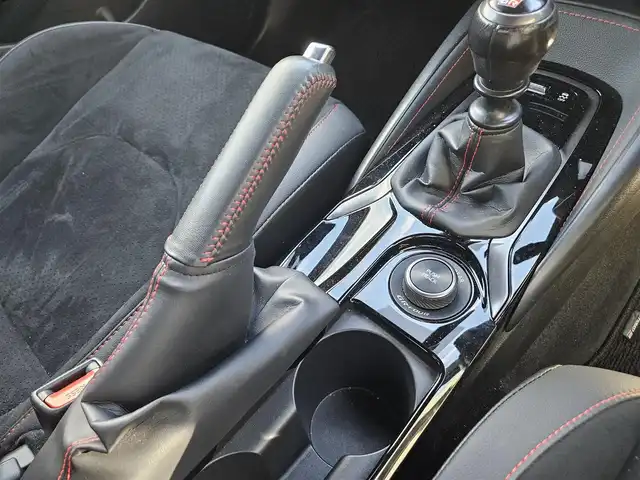 トヨタ ＧＲカローラ RZ 愛媛県 2023(令5)年 2.3万km グレー 〇４WD/〇純正10.5インチディスプレイオーディオプラス/〇フルセグTV/〇バックカメラ/〇ビルトインETC2.0/〇レーダークルーズコントロール/〇コーナーセンサー/〇セーフティセンス/〇オートマチックハイビーム/〇ターボ/〇LEDヘッドランプ/〇LEDフロントフォグランプ/〇左右独立温度調整オートエアコン/〇革巻きステアリングホイール/〇革巻きシフトノブ/〇レッドステッチ入合皮/ブランノーブコンビプレミアムスポーツシート/〇純正18インチアルミホイール/〇純正カーボンファイバールーフ/〇スマートエントリー/スタートシステム/〇禁煙車