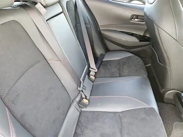 トヨタ ＧＲカローラ RZ 愛媛県 2023(令5)年 2.3万km グレー 〇４WD/〇純正10.5インチディスプレイオーディオプラス/〇フルセグTV/〇バックカメラ/〇ビルトインETC2.0/〇レーダークルーズコントロール/〇コーナーセンサー/〇セーフティセンス/〇オートマチックハイビーム/〇ターボ/〇LEDヘッドランプ/〇LEDフロントフォグランプ/〇左右独立温度調整オートエアコン/〇革巻きステアリングホイール/〇革巻きシフトノブ/〇レッドステッチ入合皮/ブランノーブコンビプレミアムスポーツシート/〇純正18インチアルミホイール/〇純正カーボンファイバールーフ/〇スマートエントリー/スタートシステム/〇禁煙車
