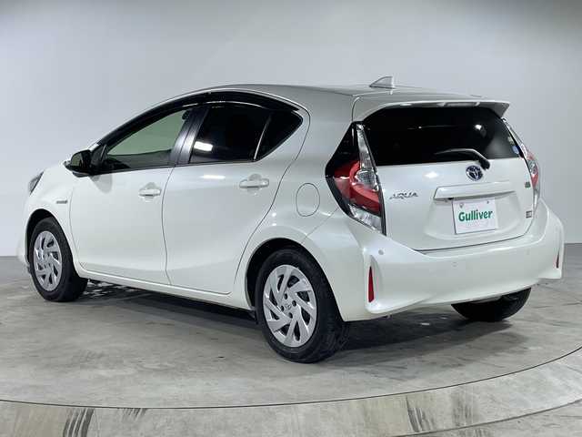 トヨタ アクア G ソフトレザーセレクション 福岡県 2019(令1)年 1.3万km ホワイトパールクリスタルシャイン 外部検査実施済み/純正SDナビ【NSZT-Y68T】/(DVD/フルセグTV/MSV)/バックカメラ/ビルトインETC2.0/前後ドライブレコーダー/合皮シート/前席シートヒーター/横滑り防止機能/レーンアシスト/衝突軽減ブレーキ/スマートキー/LEDヘッドライト/クルーズコントロール/パーキングサポートブレーキ/先行車発進告知