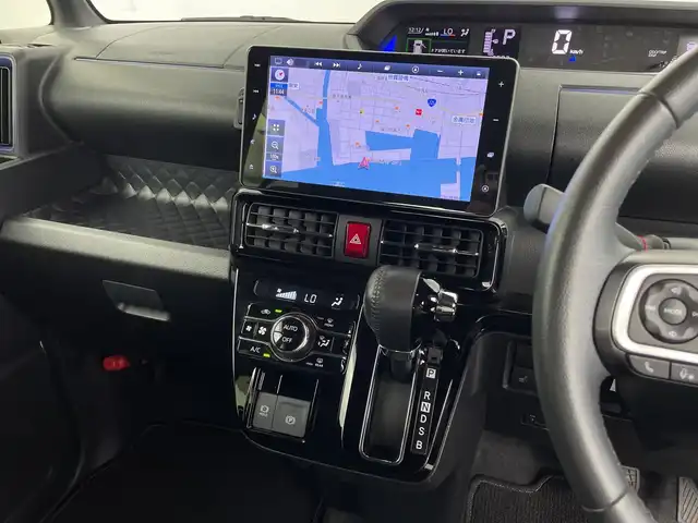 ダイハツ タント カスタム RS 鹿児島県 2022(令4)年 1.8万km シャイニングホワイトパール 純正9型ナビ/（Bluetooth/フルセグ/CD/DVD）/アダプティブクルーズコントロール/パノラミックビューモニター/ドアバイザー/ハーフレザー/シートヒーター/ハーフレザー/両側パワースライドドア/LEDヘッドライト/電子パーキング　/ブレーキホールド/AAC/純正15インチアルミホイール/シートバックテーブル/リアサンシェード