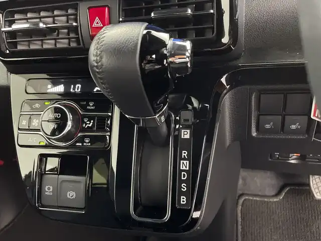 ダイハツ タント カスタム RS 鹿児島県 2022(令4)年 1.8万km シャイニングホワイトパール 純正9型ナビ/（Bluetooth/フルセグ/CD/DVD）/アダプティブクルーズコントロール/パノラミックビューモニター/ドアバイザー/ハーフレザー/シートヒーター/ハーフレザー/両側パワースライドドア/LEDヘッドライト/電子パーキング　/ブレーキホールド/AAC/純正15インチアルミホイール/シートバックテーブル/リアサンシェード