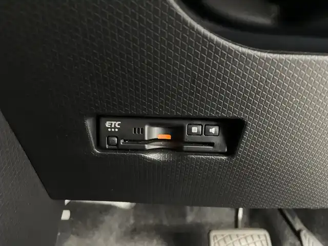 ダイハツ タント カスタム RS 鹿児島県 2022(令4)年 1.8万km シャイニングホワイトパール 純正9型ナビ/（Bluetooth/フルセグ/CD/DVD）/アダプティブクルーズコントロール/パノラミックビューモニター/ドアバイザー/ハーフレザー/シートヒーター/ハーフレザー/両側パワースライドドア/LEDヘッドライト/電子パーキング　/ブレーキホールド/AAC/純正15インチアルミホイール/シートバックテーブル/リアサンシェード