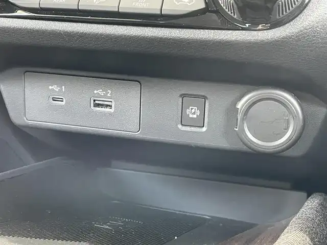 日産 オーラ G レザーエディション 岡山県 2021(令3)年 1.5万km ガーネットレッド/スーパーブラック 2トーン 登録時走行距離14994km/BOSEプレミアムサウンド/置くだけ充電/純正ディスプレイオーディオ/(AM/FM/BT/TV)/エマージェンシーブレーキ/レーンキープアシスト/BSM/クルーズコントロール/オートマチックハイビーム/ビルトインETC2.0/全方位カメラ/ドライブレコーダー/LEDヘッドライト/スペアキー/純正17インチアルミホイール/レザーシート