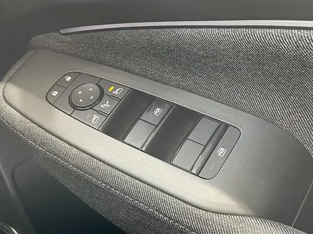 日産 オーラ G レザーエディション 岡山県 2021(令3)年 1.5万km ガーネットレッド/スーパーブラック 2トーン 登録時走行距離14994km/BOSEプレミアムサウンド/置くだけ充電/純正ディスプレイオーディオ/(AM/FM/BT/TV)/エマージェンシーブレーキ/レーンキープアシスト/BSM/クルーズコントロール/オートマチックハイビーム/ビルトインETC2.0/全方位カメラ/ドライブレコーダー/LEDヘッドライト/スペアキー/純正17インチアルミホイール/レザーシート