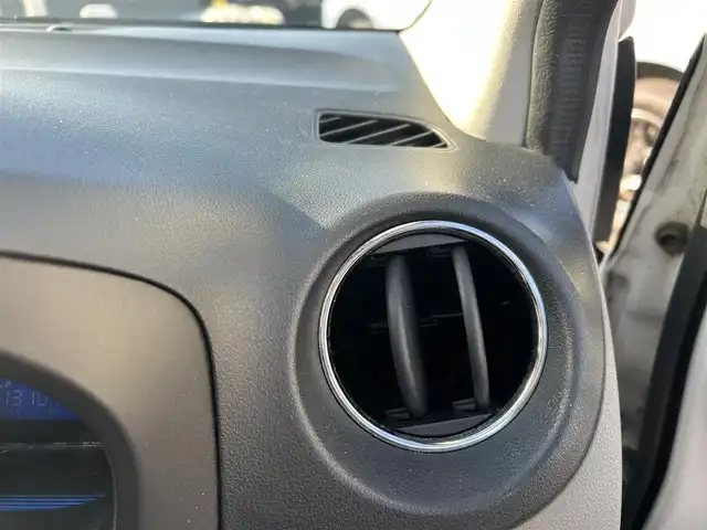 ダイハツ ミラ イース X 宮城県 2013(平25)年 13.1万km パールホワイトⅢ 純正14インチアルミホイール/純正CDオーディオ/ヘッドライトレベライザー/リモコンキー/アイドリングストップ/電動格納ミラー/純正フロアマット/ドアバイザー/Wエアバッグ