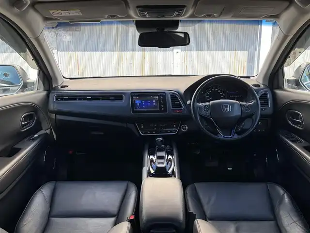 ホンダ ヴェゼル ハイブリッド Z 三重県 2014(平26)年 10.9万km クリスタルブラックパール ワンオーナー/車両接近通報装置/シティブレーキアクティブシステム/クルーズコントロール/純正インターナビ/　・Bluetooth/　・フルセグTV/　・HDMI/　・DVD/CD再生/　・USB/ルーフレール/パドルシフト/スマートキー/プッシュスタート/黒レザーシート/前席シートヒーター/LEDヘッドライト/フォグライト/オートライト/革巻きステアリング/ステアリングスイッチ/ビルトインETC/電動格納ミラー/ウィンカーミラー/電子パーキングブレーキ/オートブレーキホールド/オートワイパー/フロアマット/ドアバイザー/プライバシーガラス/横滑り防止機能/サイド/カーテンエアバック