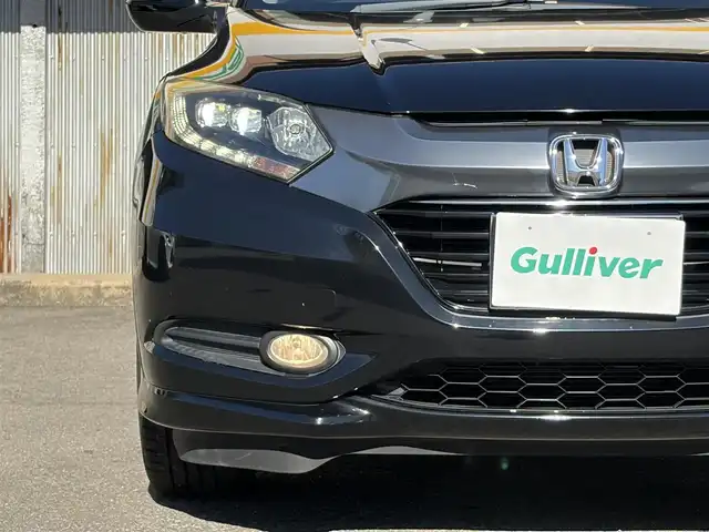 ホンダ ヴェゼル ハイブリッド Z 三重県 2014(平26)年 10.9万km クリスタルブラックパール ワンオーナー/車両接近通報装置/シティブレーキアクティブシステム/クルーズコントロール/純正インターナビ/　・Bluetooth/　・フルセグTV/　・HDMI/　・DVD/CD再生/　・USB/ルーフレール/パドルシフト/スマートキー/プッシュスタート/黒レザーシート/前席シートヒーター/LEDヘッドライト/フォグライト/オートライト/革巻きステアリング/ステアリングスイッチ/ビルトインETC/電動格納ミラー/ウィンカーミラー/電子パーキングブレーキ/オートブレーキホールド/オートワイパー/フロアマット/ドアバイザー/プライバシーガラス/横滑り防止機能/サイド/カーテンエアバック