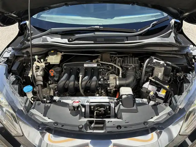 ホンダ ヴェゼル ハイブリッド Z 三重県 2014(平26)年 10.9万km クリスタルブラックパール ワンオーナー/車両接近通報装置/シティブレーキアクティブシステム/クルーズコントロール/純正インターナビ/　・Bluetooth/　・フルセグTV/　・HDMI/　・DVD/CD再生/　・USB/ルーフレール/パドルシフト/スマートキー/プッシュスタート/黒レザーシート/前席シートヒーター/LEDヘッドライト/フォグライト/オートライト/革巻きステアリング/ステアリングスイッチ/ビルトインETC/電動格納ミラー/ウィンカーミラー/電子パーキングブレーキ/オートブレーキホールド/オートワイパー/フロアマット/ドアバイザー/プライバシーガラス/横滑り防止機能/サイド/カーテンエアバック