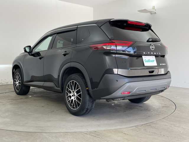 日産 エクストレイル X 兵庫県 2022(令4)年 2.6万km ダイヤモンドブラック ・プロパイロット/・ハンドル支援機能/・車線逸脱警報/・車線逸脱防止支援/・後側方車両検知警報/・後側方衝突防止支援/・前方衝突防止支援/・踏み間違い衝突防止支援/・標識認識機能/・ルート減速支援/・前後ソナー（移動物検知）/・後退時車両検知警報/・ふらつき警報/・レーダークルーズコントロール/・オートハイビーム/・デジタルインナーミラー/・12.3インチメーカーナビ＆フルセグ＆BT＆USB/・アラウンドビューモニター/・純正前後ドライブレコーダー/・ステアリングリモコン/・ステアリングヒーター/・前席シートヒーター/・ビルトインETC2.0/・スマートキー/・プッシュスタート/・AC100V/・電子パーキング/・オートホールド/・LEDヘッドライト/・オートライト/・フロアマット/・社外18インチアルミホイール