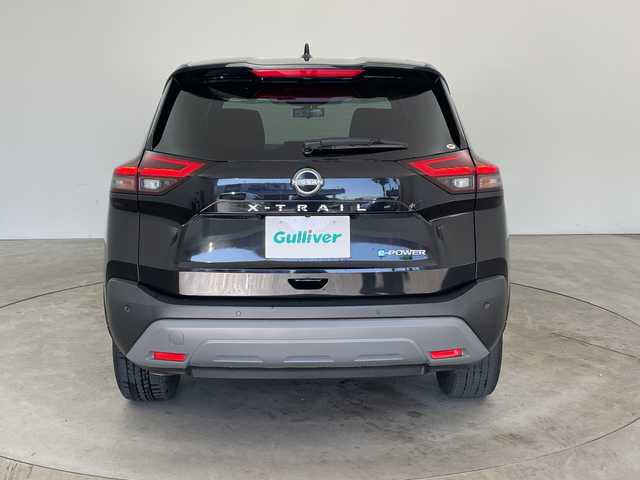 日産 エクストレイル X 兵庫県 2022(令4)年 2.6万km ダイヤモンドブラック ・プロパイロット/・ハンドル支援機能/・車線逸脱警報/・車線逸脱防止支援/・後側方車両検知警報/・後側方衝突防止支援/・前方衝突防止支援/・踏み間違い衝突防止支援/・標識認識機能/・ルート減速支援/・前後ソナー（移動物検知）/・後退時車両検知警報/・ふらつき警報/・レーダークルーズコントロール/・オートハイビーム/・デジタルインナーミラー/・12.3インチメーカーナビ＆フルセグ＆BT＆USB/・アラウンドビューモニター/・純正前後ドライブレコーダー/・ステアリングリモコン/・ステアリングヒーター/・前席シートヒーター/・ビルトインETC2.0/・スマートキー/・プッシュスタート/・AC100V/・電子パーキング/・オートホールド/・LEDヘッドライト/・オートライト/・フロアマット/・社外18インチアルミホイール