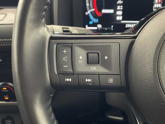 日産 エクストレイル X 兵庫県 2022(令4)年 2.6万km ダイヤモンドブラック ・プロパイロット/・ハンドル支援機能/・車線逸脱警報/・車線逸脱防止支援/・後側方車両検知警報/・後側方衝突防止支援/・前方衝突防止支援/・踏み間違い衝突防止支援/・標識認識機能/・ルート減速支援/・前後ソナー（移動物検知）/・後退時車両検知警報/・ふらつき警報/・レーダークルーズコントロール/・オートハイビーム/・デジタルインナーミラー/・12.3インチメーカーナビ＆フルセグ＆BT＆USB/・アラウンドビューモニター/・純正前後ドライブレコーダー/・ステアリングリモコン/・ステアリングヒーター/・前席シートヒーター/・ビルトインETC2.0/・スマートキー/・プッシュスタート/・AC100V/・電子パーキング/・オートホールド/・LEDヘッドライト/・オートライト/・フロアマット/・社外18インチアルミホイール