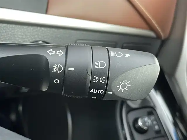 トヨタ ハリアー ハイブリッド プログレス メタル&レザーP 千葉県 2018(平30)年 3.5万km ホワイトパールクリスタルシャイン 禁煙車/純正９型メーカーナビ/AM＆FM＆Bluetooth＆フルセグTV＆CD＆DVD＆Blu-ray/ＪＢＬサウンド　/全方位カメラ　/バックカメラ/トヨタセーフティセンス　/レーダークルーズコントロール　/レーンキープアシスト/プリクラッシュセーフティ/ＡＣ１００Ｖ　/オートハイビーム　/シートヒーター＆ベンチレーション/ビルトインＥＴＣ　/茶革シート/LEDヘッドライト（オートライト付）/シーケンシャルターンランプ/フォグランプ/電動パーキングブレーキ（オートホールド付）/運転席パワーシート（メモリー機能付）/純正フロアマット/純正ドアバイザー/自動防眩ルームミラー/ISOFIX/電動トランク/ステアリングスイッチ/電動格納サイドミラー/USBポート