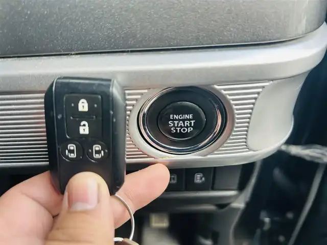 スズキ スペーシア ギア HYBRID XZ 岡山県 2020(令2)年 12万km ブルーイッシュブラックパール3 (株)IDOMが運営する【じしゃロン岡山店】の自社ローン対象車両になります。こちらは現金ご利用時の価格です。自社ローンご希望の方は別途その旨お申付け下さい。/＊純正ナビ/＊フルセグ/＊プッシュスタート/＊スマートキー/＊ETC/＊両側パワースライド/＊クルーズコントロール