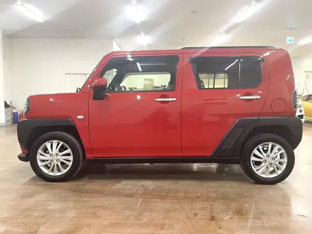 ダイハツ タフト G ダーククロムベンチャー 道央・札幌 2024(令6)年 0.3万km コンパーノレッド ワンオーナー/4WD/スマートアシスト/・衝突軽減ブレーキ/・横滑り防止/・レーンキープアシスト/・オートマチックハイビーム/純正SDナビ/フルセグTV/CD/DVD/Bluetooth/SD/USB/TVキャンセラー/バックカメラ/ガラスルーフ/シートヒーター（D/N）/電動パーキングブレーキ/パーキングソナー/ドライブレコーダー/LEDヘッドライト/LEDフォグランプ/ステアリングリモコン/純正フロアマット/純正ドアバイザー/スマートキー×2/純正エンジンスターター/保証書/取扱説明書