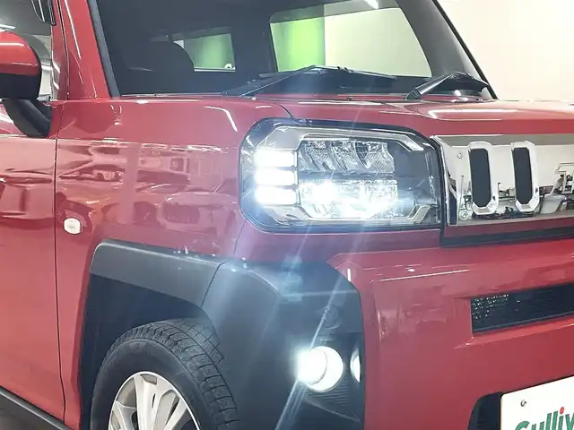 ダイハツ タフト G ダーククロムベンチャー 道央・札幌 2024(令6)年 0.3万km コンパーノレッド ワンオーナー/4WD/スマートアシスト/・衝突軽減ブレーキ/・横滑り防止/・レーンキープアシスト/・オートマチックハイビーム/純正SDナビ/フルセグTV/CD/DVD/Bluetooth/SD/USB/TVキャンセラー/バックカメラ/ガラスルーフ/シートヒーター（D/N）/電動パーキングブレーキ/パーキングソナー/ドライブレコーダー/LEDヘッドライト/LEDフォグランプ/ステアリングリモコン/純正フロアマット/純正ドアバイザー/スマートキー×2/純正エンジンスターター/保証書/取扱説明書