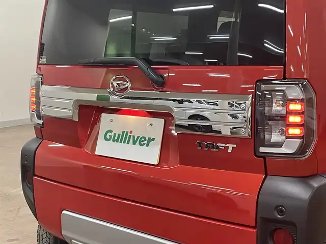 ダイハツ タフト G ダーククロムベンチャー 道央・札幌 2024(令6)年 0.3万km コンパーノレッド ワンオーナー/4WD/スマートアシスト/・衝突軽減ブレーキ/・横滑り防止/・レーンキープアシスト/・オートマチックハイビーム/純正SDナビ/フルセグTV/CD/DVD/Bluetooth/SD/USB/TVキャンセラー/バックカメラ/ガラスルーフ/シートヒーター（D/N）/電動パーキングブレーキ/パーキングソナー/ドライブレコーダー/LEDヘッドライト/LEDフォグランプ/ステアリングリモコン/純正フロアマット/純正ドアバイザー/スマートキー×2/純正エンジンスターター/保証書/取扱説明書