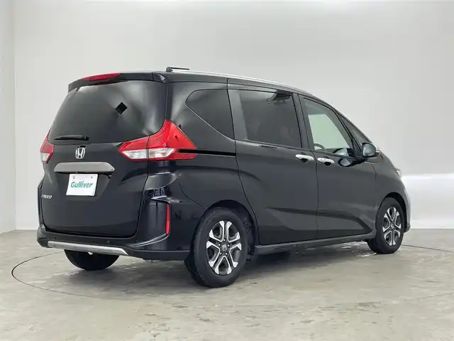 ホンダ フリード クロスター ホンダセンシング 埼玉県 2020(令2)年 5.7万km クリスタルブラックパール 純正９インチナビ　バックカメラ　ビルトインＥＴＣ　前後ドライブレコーダー　ホンダセンシング　アダプティブクルーズコントロール　シートヒーター　ハーフレザー　純正アルミホイール　オートライト　ＬＥＤ