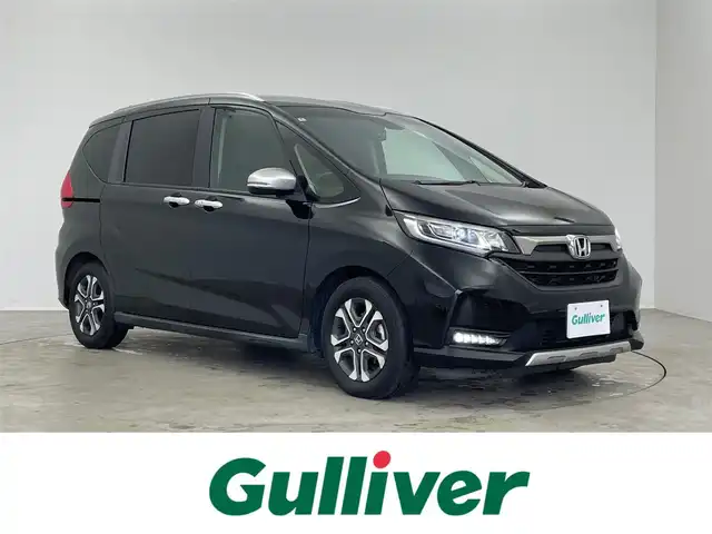 ホンダ フリード クロスター ホンダセンシング 埼玉県 2020(令2)年 5.7万km クリスタルブラックパール 純正９インチナビ　バックカメラ　ビルトインＥＴＣ　前後ドライブレコーダー　ホンダセンシング　アダプティブクルーズコントロール　シートヒーター　ハーフレザー　純正アルミホイール　オートライト　ＬＥＤ