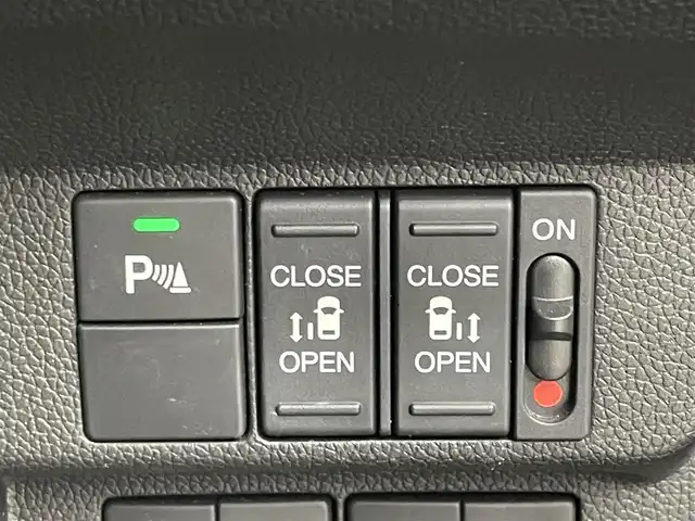 ホンダ フリード クロスター ホンダセンシング 埼玉県 2020(令2)年 5.7万km クリスタルブラックパール 純正９インチナビ　バックカメラ　ビルトインＥＴＣ　前後ドライブレコーダー　ホンダセンシング　アダプティブクルーズコントロール　シートヒーター　ハーフレザー　純正アルミホイール　オートライト　ＬＥＤ