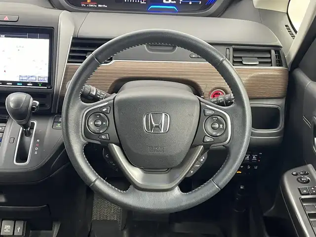 ホンダ フリード クロスター ホンダセンシング 埼玉県 2020(令2)年 5.7万km クリスタルブラックパール 純正９インチナビ　バックカメラ　ビルトインＥＴＣ　前後ドライブレコーダー　ホンダセンシング　アダプティブクルーズコントロール　シートヒーター　ハーフレザー　純正アルミホイール　オートライト　ＬＥＤ