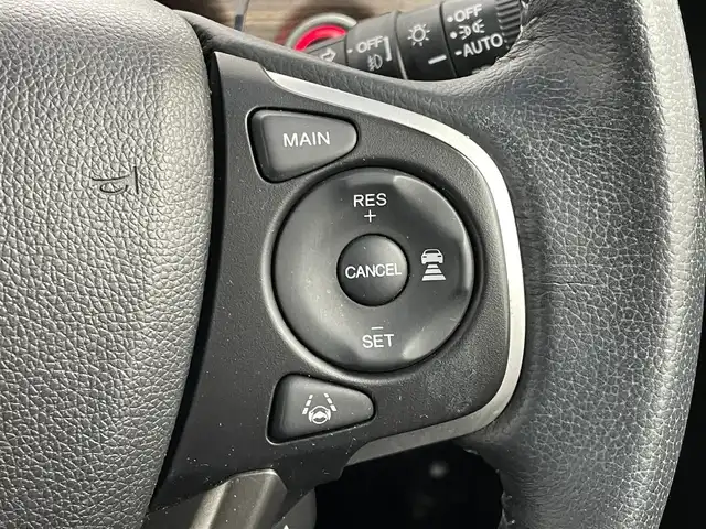 ホンダ フリード クロスター ホンダセンシング 埼玉県 2020(令2)年 5.7万km クリスタルブラックパール 純正９インチナビ　バックカメラ　ビルトインＥＴＣ　前後ドライブレコーダー　ホンダセンシング　アダプティブクルーズコントロール　シートヒーター　ハーフレザー　純正アルミホイール　オートライト　ＬＥＤ