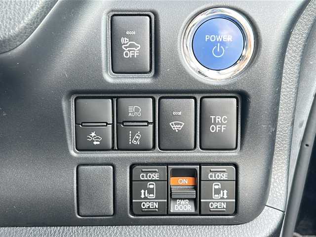 トヨタ エスクァイア ハイブリッド Gi 福島県 2018(平30)年 12.1万km スパークリングブラックパールクリスタルシャイン セーフティセンス　ＡＬＰＩＮＥ９インチナビ　ＡＬＰＩＮＥフリップダウンモニター　ダブルゾーン再生　両側電動スライド　ワイパーデアイサー　バックＣ　フルセグ　シートヒーター　ＵＳＢポート４個　クルコン