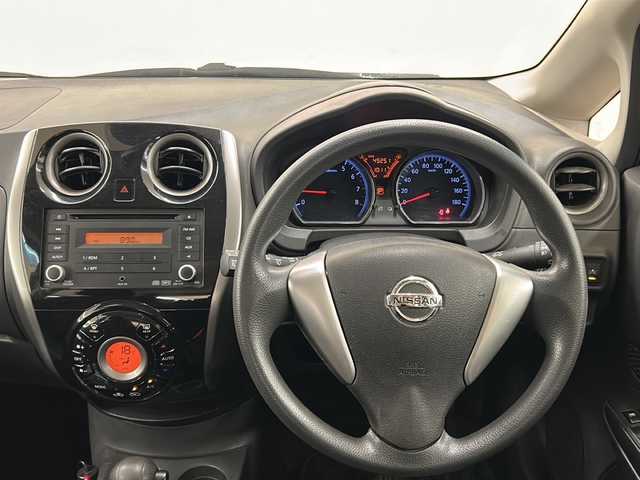 日産 ノート XVセレ +セーフ 道央・札幌 2014(平26)年 5万km ダークメタルグレー /純正CDオーディオ//前後ドライブレコーダー//フォグランプ//横滑り防止装置//レーンキープアシスト//衝突被害軽減システム//パワーステアリング//パワーウィンドウ//純正ドアバイザー//社外アルミホイール14インチ//純正LEDライト//コーナーセンサー//ダブルエアバック//アイドリングストップ//スマートキー//スペアキー1本//エンジンスタートボタン//純正フロアマット//オートエアコン