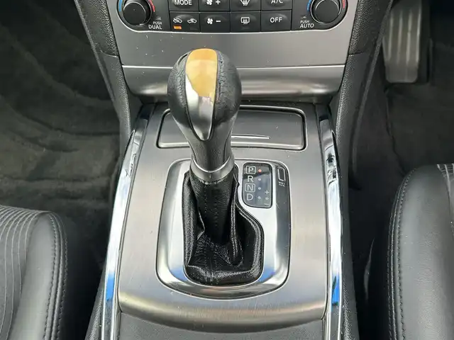 日産 スカイライン 250GT 静岡県 2010(平22)年 6.8万km スーパーブラック ユーザー買取車両/純正ナビ/【AM/FM/CD/TV】/社外19インチAW/ローダウン/MTモード付AT/SNOWモード/バックカメラ/左サイドカメラ/ETC/USB入力端子/純正フロアマット/パワーシート/ハーフレザーシート/横滑り防止装置/VDCモード/保証書/取扱説明書