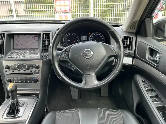 日産 スカイライン 250GT 静岡県 2010(平22)年 6.8万km スーパーブラック ユーザー買取車両/純正ナビ/【AM/FM/CD/TV】/社外19インチAW/ローダウン/MTモード付AT/SNOWモード/バックカメラ/左サイドカメラ/ETC/USB入力端子/純正フロアマット/パワーシート/ハーフレザーシート/横滑り防止装置/VDCモード/保証書/取扱説明書