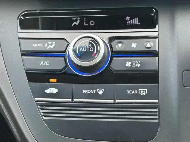 ホンダ フリード G ホンダセンシング 熊本県 2018(平30)年 8万km ホワイトオーキッドパール 純正SDナビDTV/・CD/DVD/SD/BT/フルセグ/バックカメラ/両側パワースライドドア/ドライブレコーダー/LEDライト/ビルトインETC/ウィンカードアミラー/ステアリングリモコン/ACC/ホンダセンシング/・衝突軽減ブレーキ/・誤発進抑制機能/・歩行者事故低減ステアリング/・路外逸脱抑制機能/・アダプティブクルーズコントロール/木目調パネル/マット/バイザー/スマートキー/保証書/取説/スマートキー