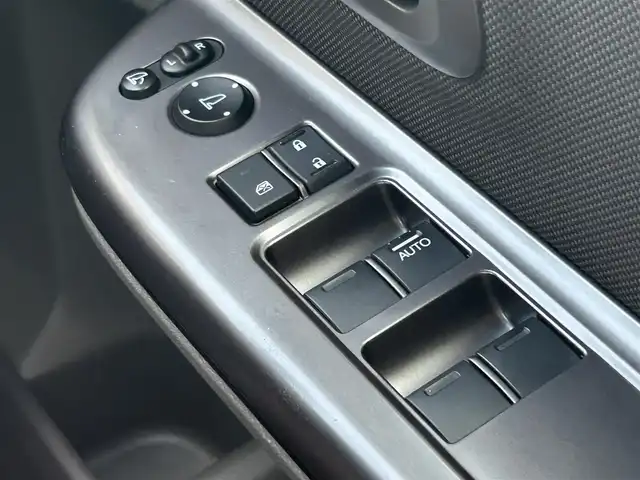 ホンダ フリード G ホンダセンシング 熊本県 2018(平30)年 8万km ホワイトオーキッドパール 純正SDナビDTV/・CD/DVD/SD/BT/フルセグ/バックカメラ/両側パワースライドドア/ドライブレコーダー/LEDライト/ビルトインETC/ウィンカードアミラー/ステアリングリモコン/ACC/ホンダセンシング/・衝突軽減ブレーキ/・誤発進抑制機能/・歩行者事故低減ステアリング/・路外逸脱抑制機能/・アダプティブクルーズコントロール/木目調パネル/マット/バイザー/スマートキー/保証書/取説/スマートキー